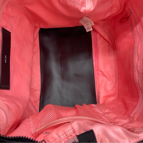Lululemon Carry Me Om Tote Duffle Bag - Picture 9 of 12